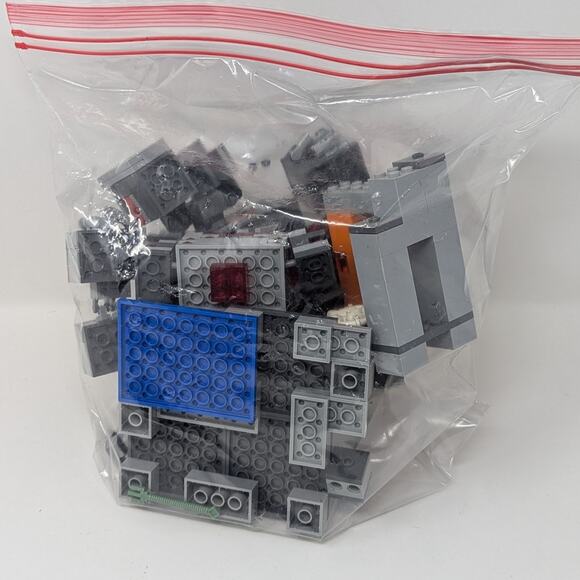 LEGO Minecraft Assorted Bricks - Picture 2 of 2